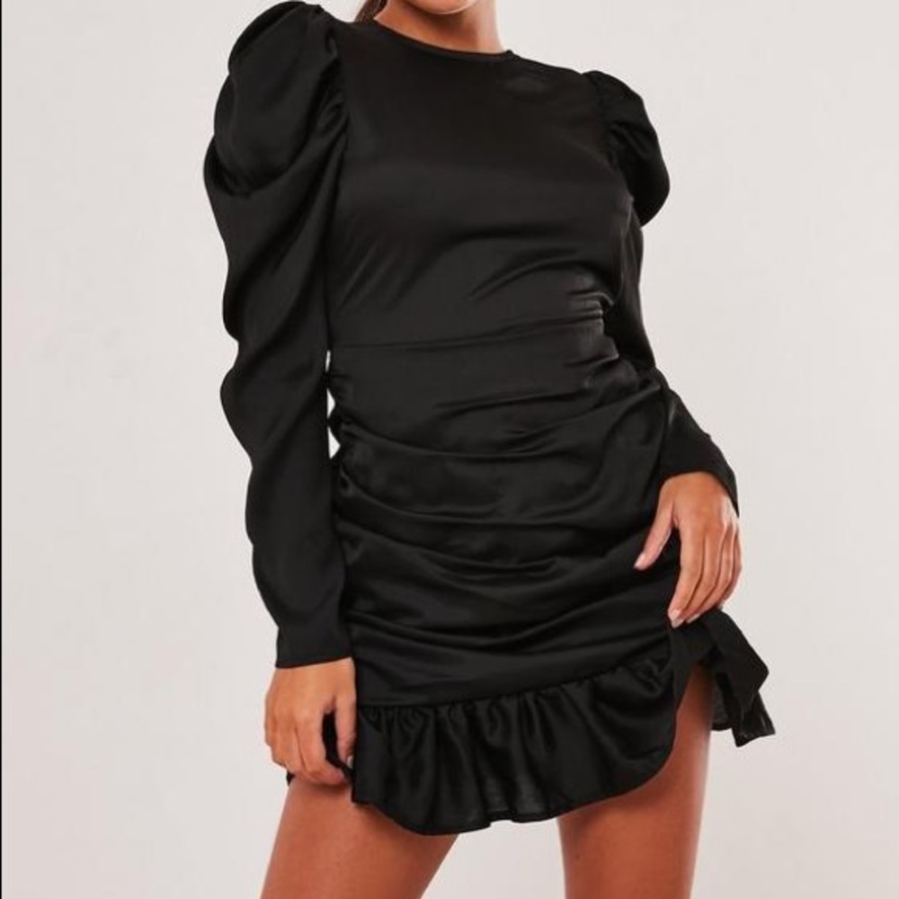 NWT black puff sleeve ruched dress